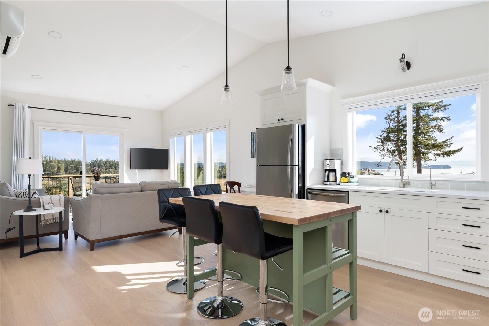 1387 Scenic Heights Road , Oak Harbor, WA 98277