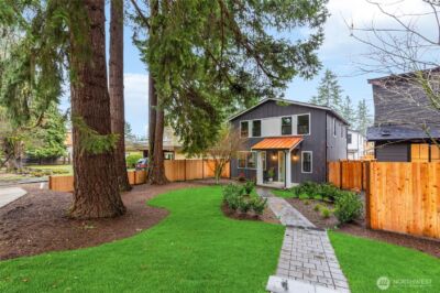 11607 NE 112th Street #2, Kirkland, WA 98033
