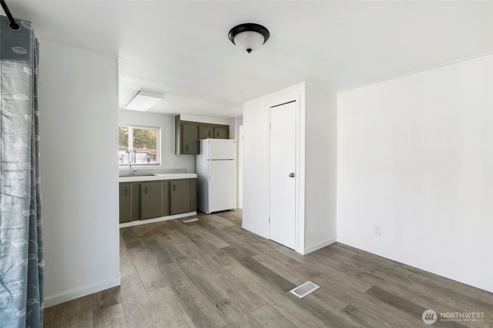 225 Ho Hum Lane , Aberdeen, WA 98520-8532