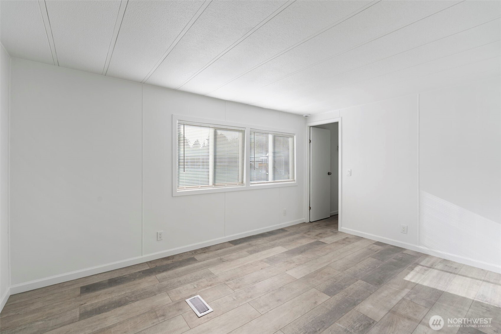 225 Ho Hum Lane , Aberdeen, WA 98520-8532