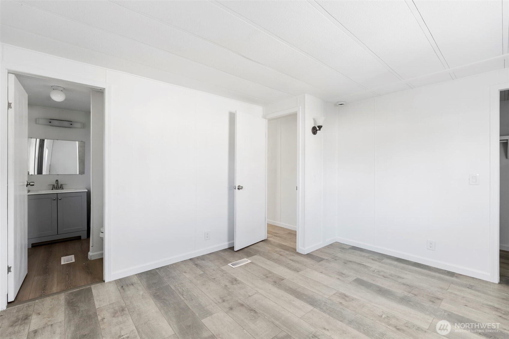 225 Ho Hum Lane , Aberdeen, WA 98520-8532