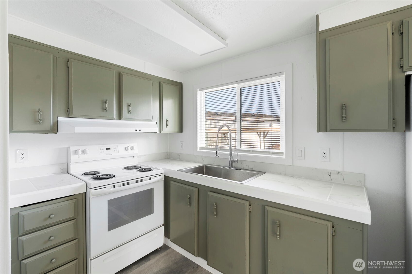 225 Ho Hum Lane , Aberdeen, WA 98520-8532