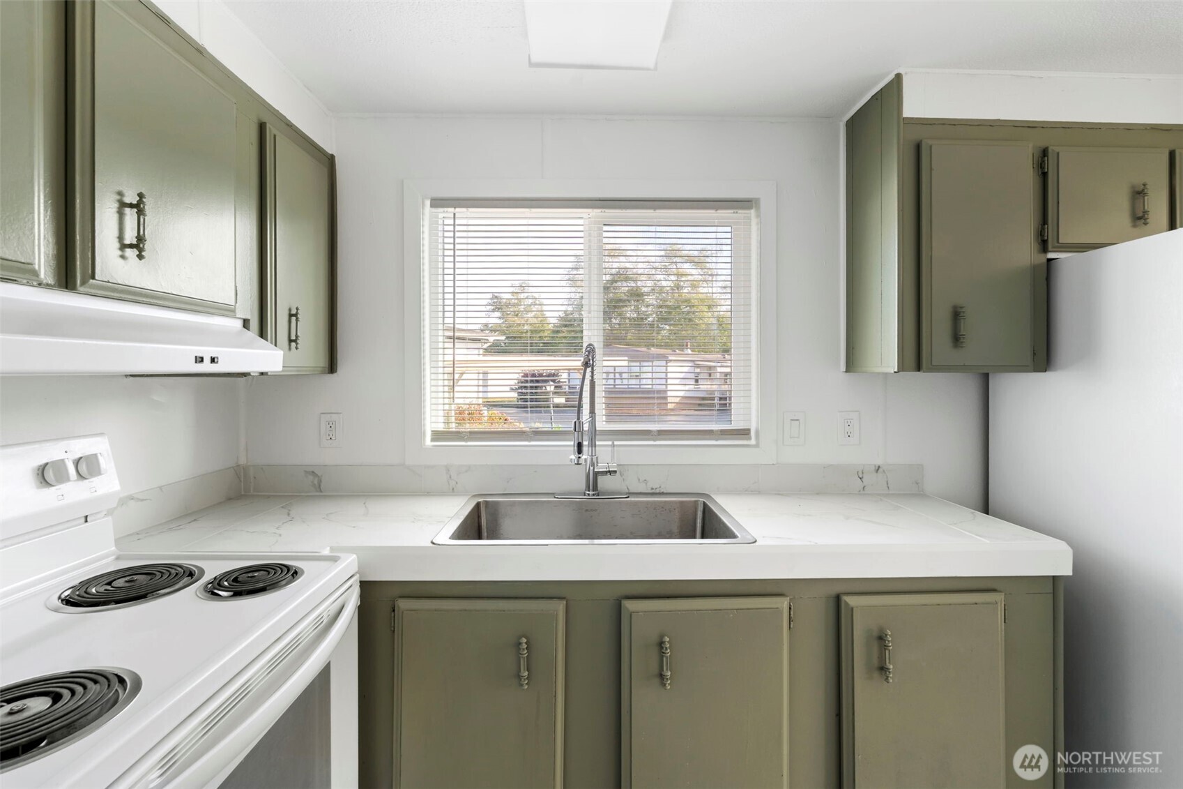 225 Ho Hum Lane , Aberdeen, WA 98520-8532