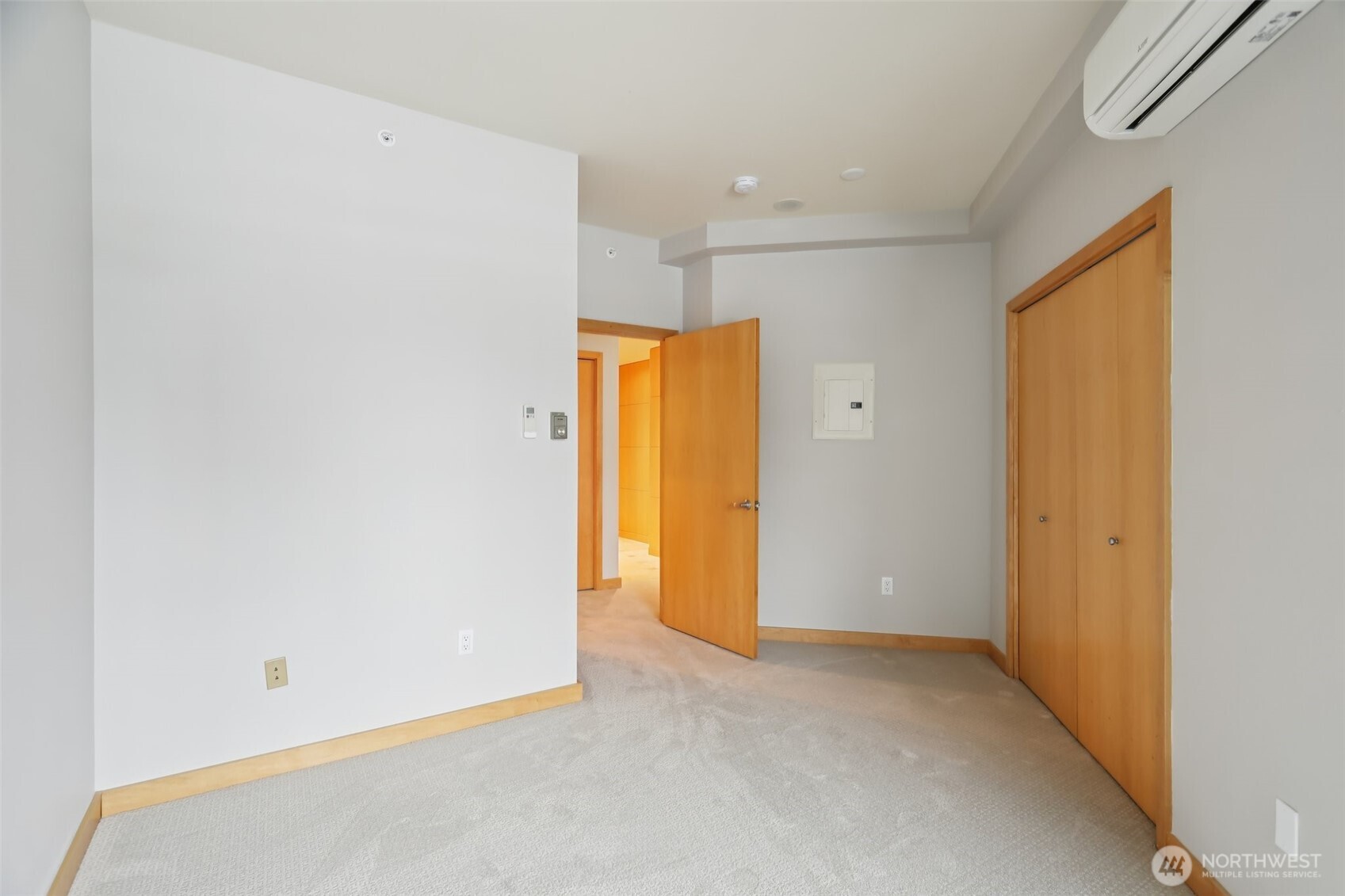 1100 106th Avenue NE #902, Bellevue, WA 98004