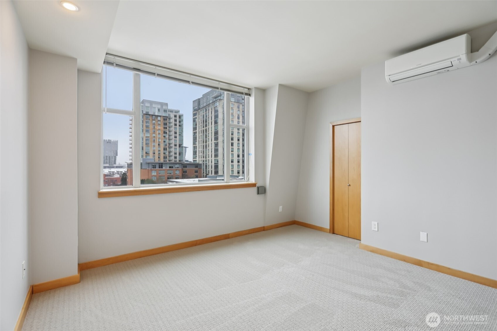 1100 106th Avenue NE #902, Bellevue, WA 98004