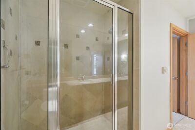 1100 106th Avenue NE #902, Bellevue, WA 98004 - Photo 24