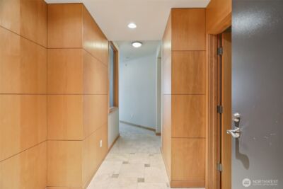 1100 106th Avenue NE #902, Bellevue, WA 98004 - Photo 3