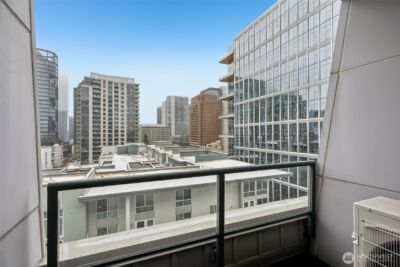 1100 106th Avenue NE #902, Bellevue, WA 98004 - Photo 32