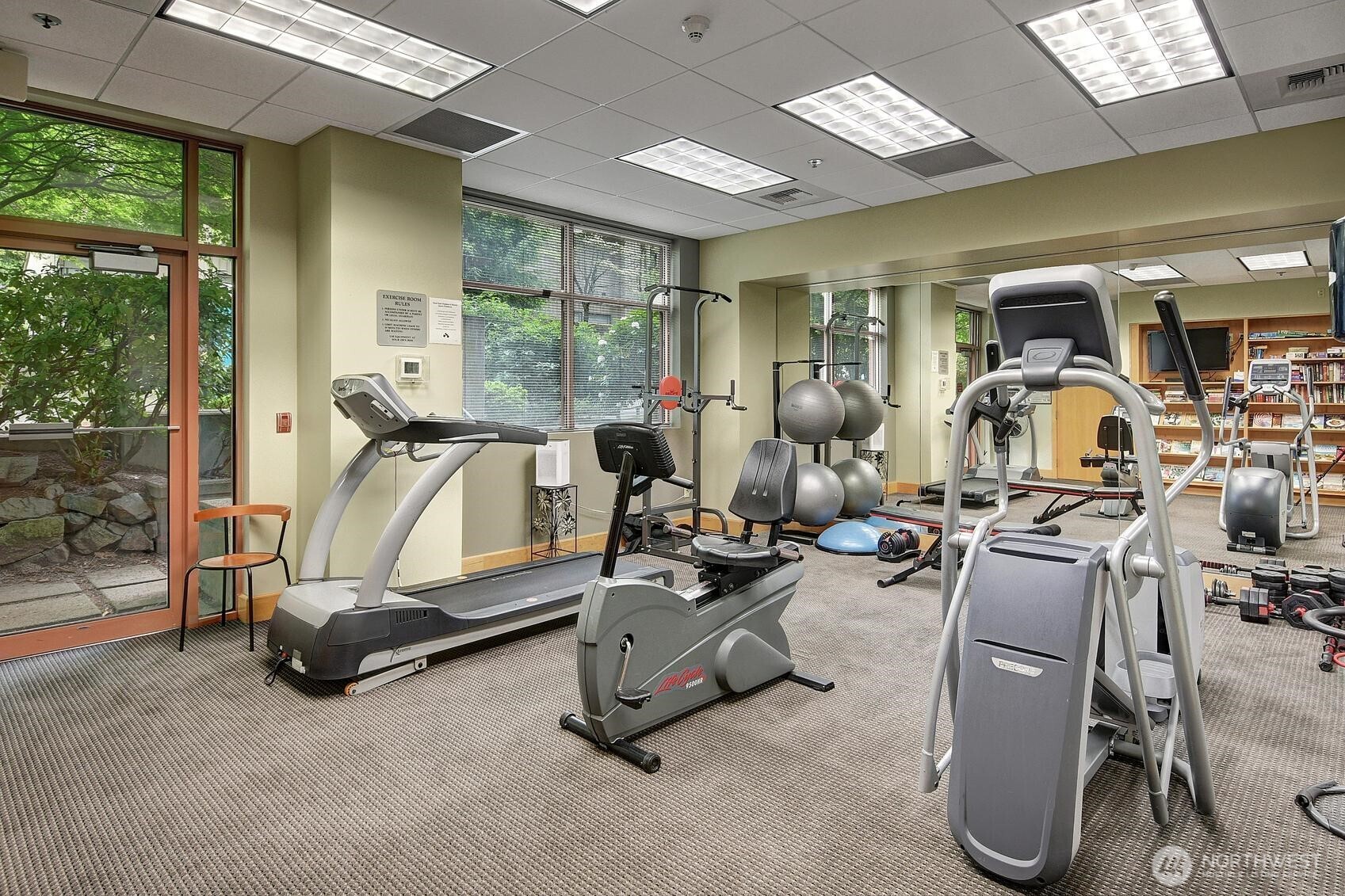 1100 106th Avenue NE #902, Bellevue, WA 98004