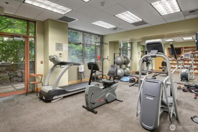 1100 106th Avenue NE #902, Bellevue, WA 98004 - Photo 37