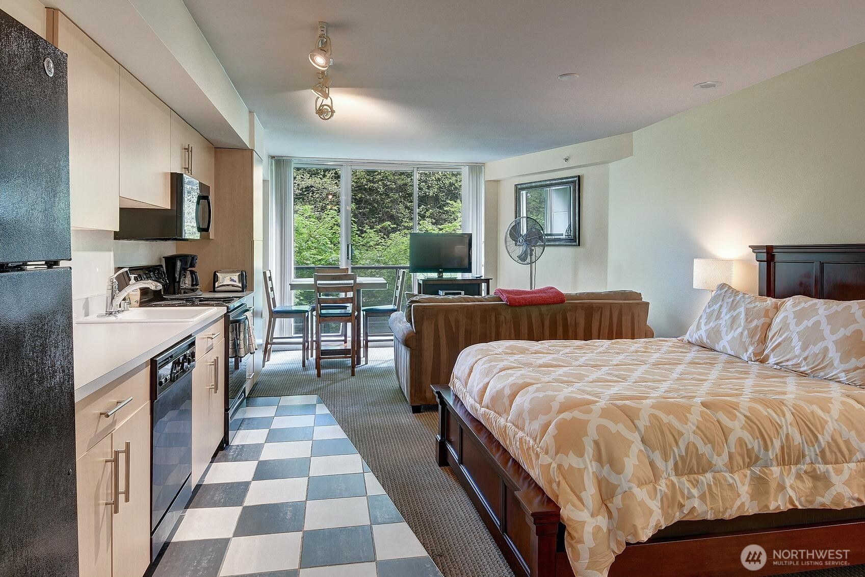 1100 106th Avenue NE #902, Bellevue, WA 98004