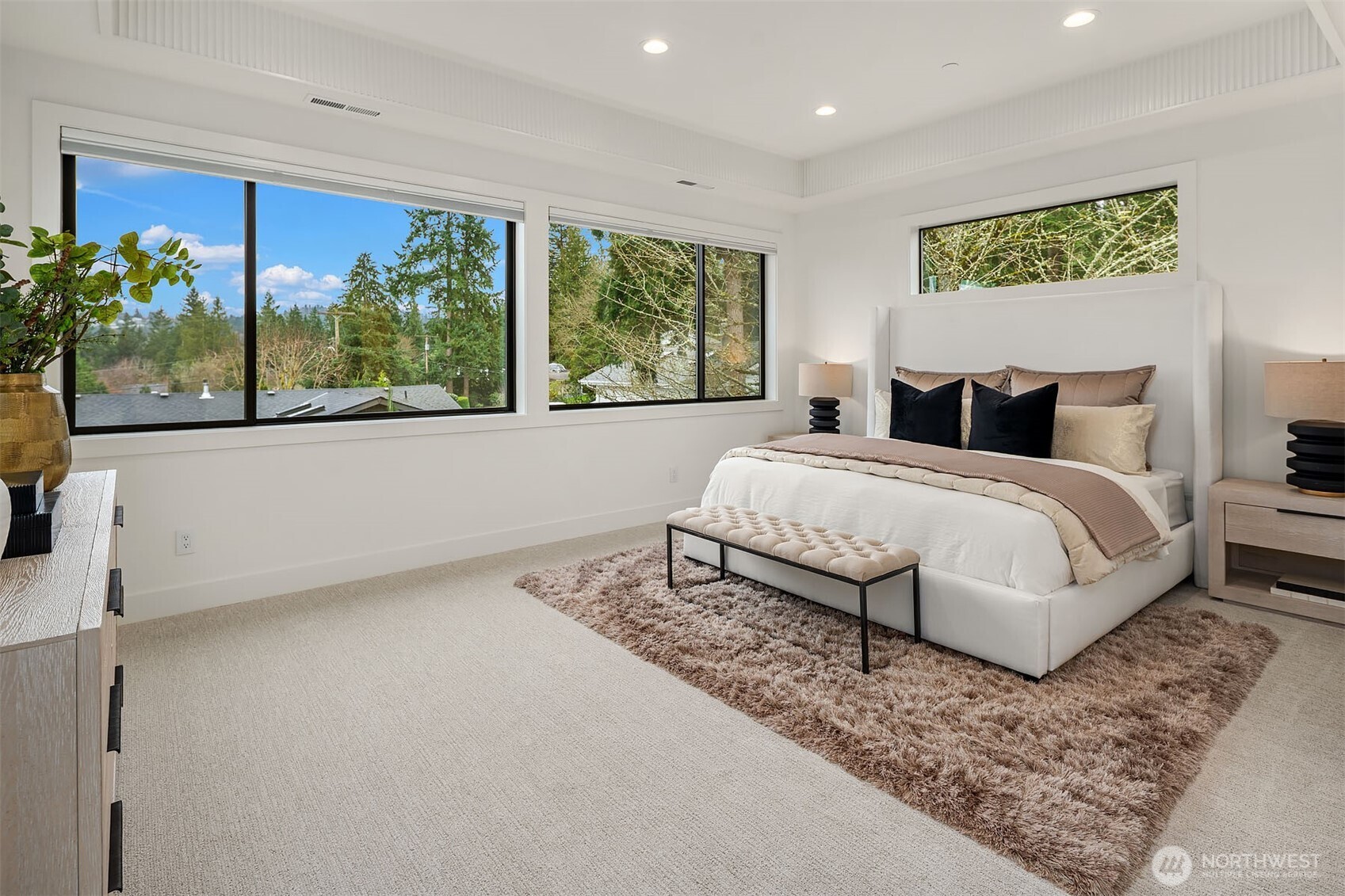 16601 SE 27th Street , Bellevue, WA 98008