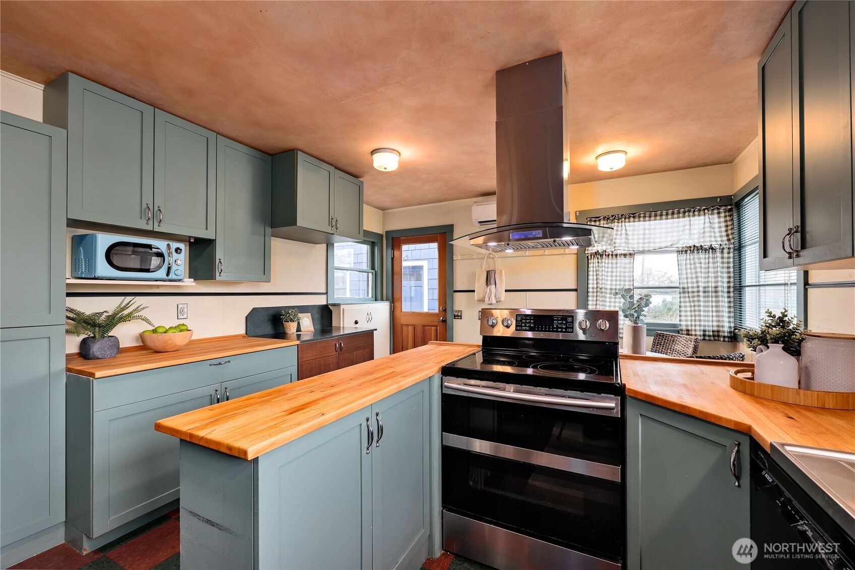 543 Van Buren Street , Port Townsend, WA 98368