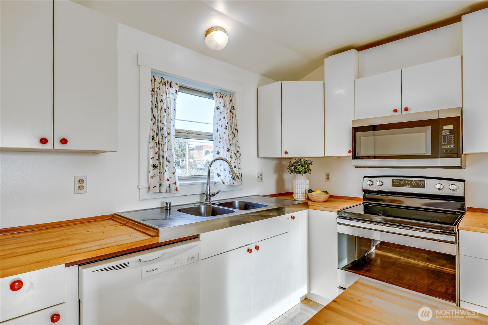 543 Van Buren Street , Port Townsend, WA 98368