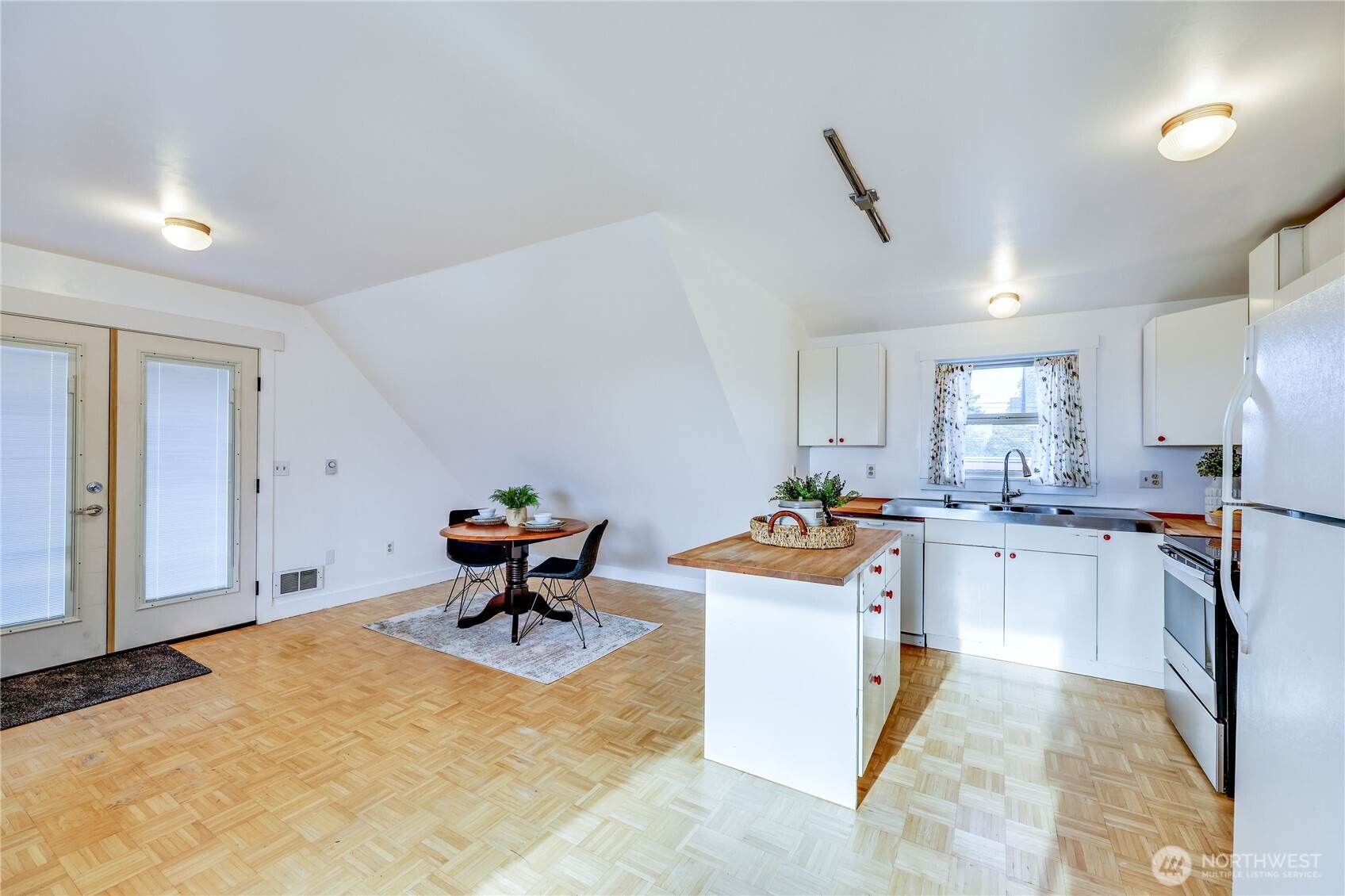 543 Van Buren Street , Port Townsend, WA 98368