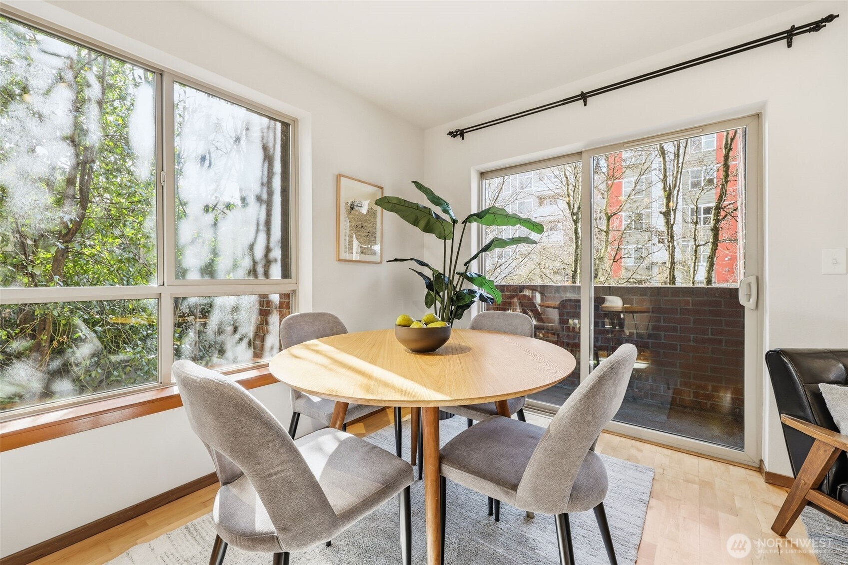 412 11th Avenue #206, Seattle, WA 98122