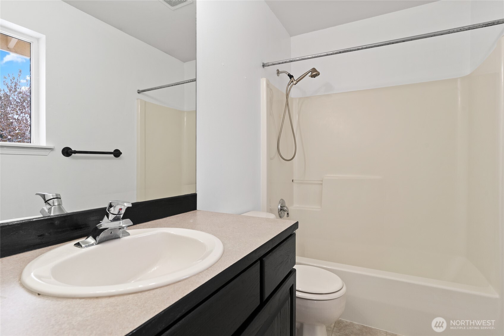 2371 Veedol Drive E, East Wenatchee, WA 98802