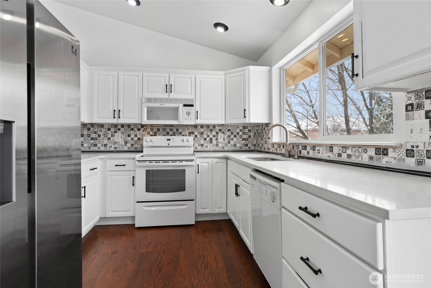 2371 Veedol Drive E, East Wenatchee, WA 98802