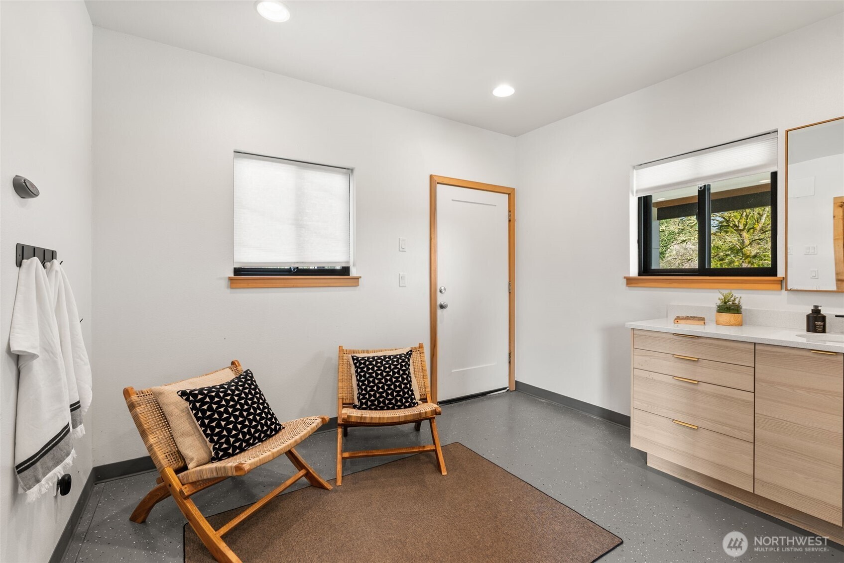 360 Smokey Valley Road , Winlock, WA 98591