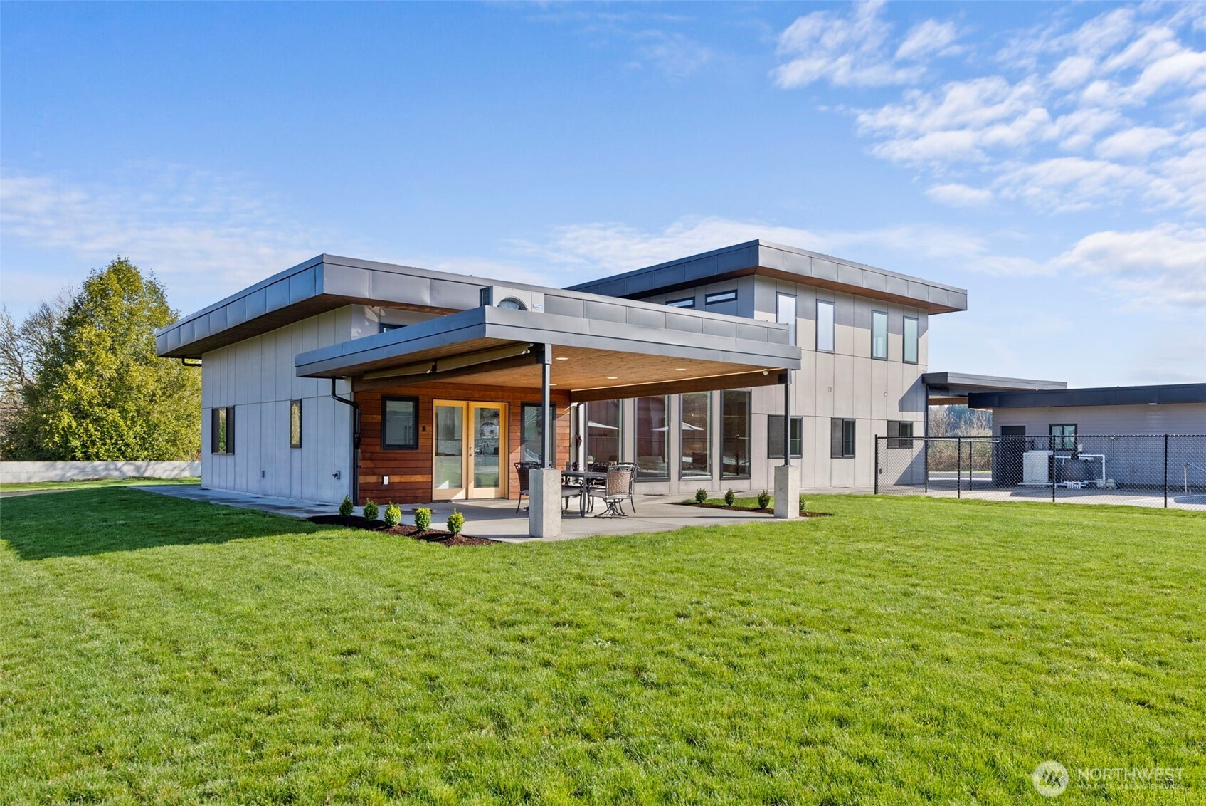 360 Smokey Valley Road , Winlock, WA 98591