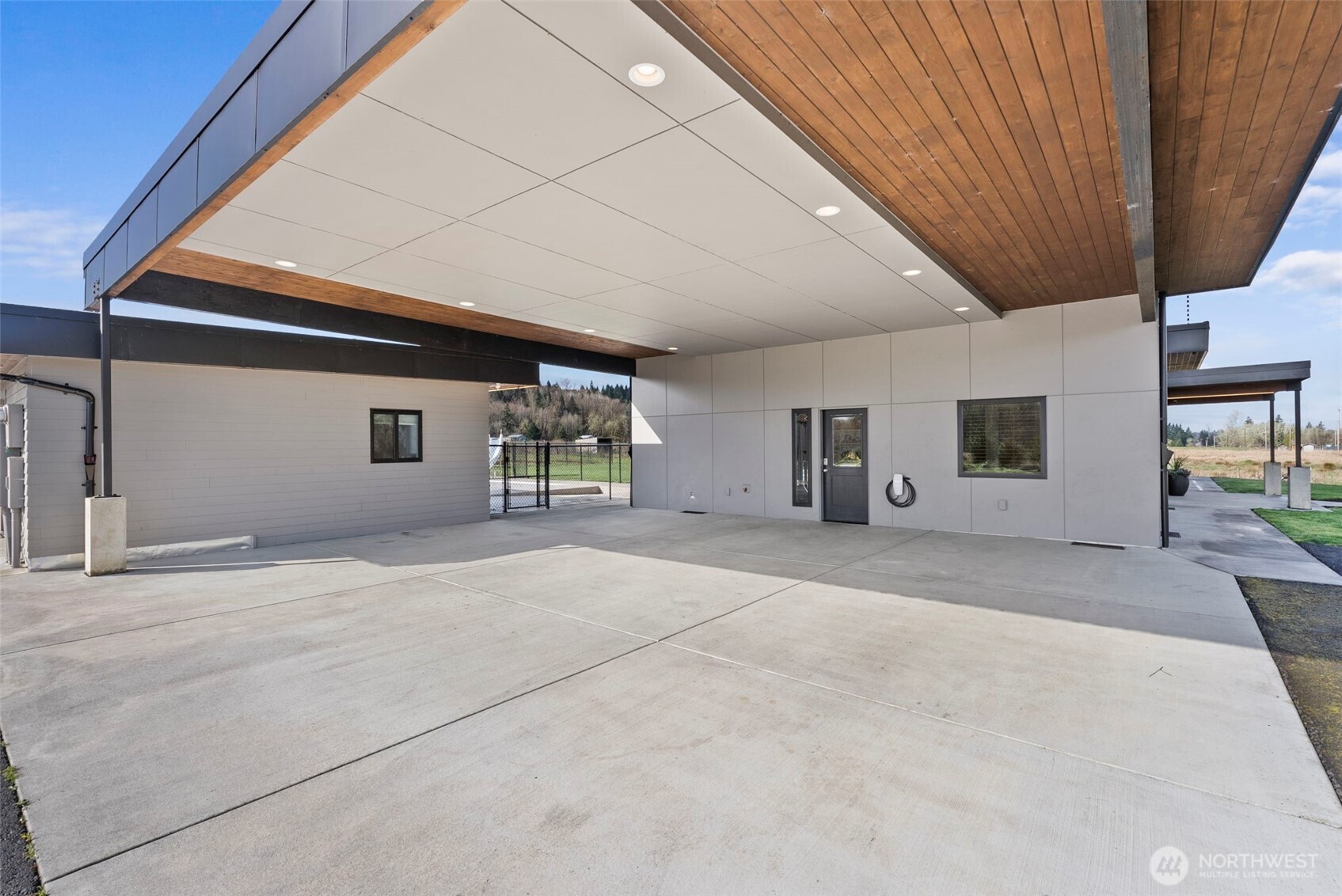 360 Smokey Valley Road , Winlock, WA 98591