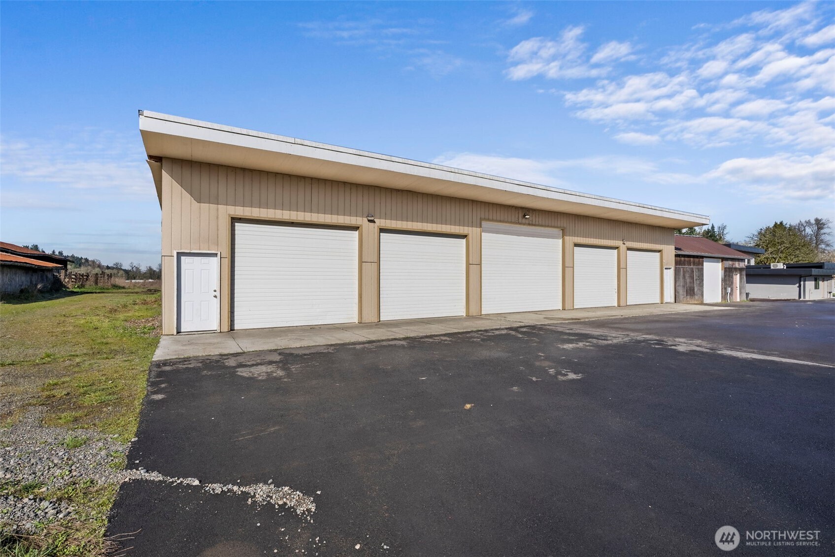 360 Smokey Valley Road , Winlock, WA 98591