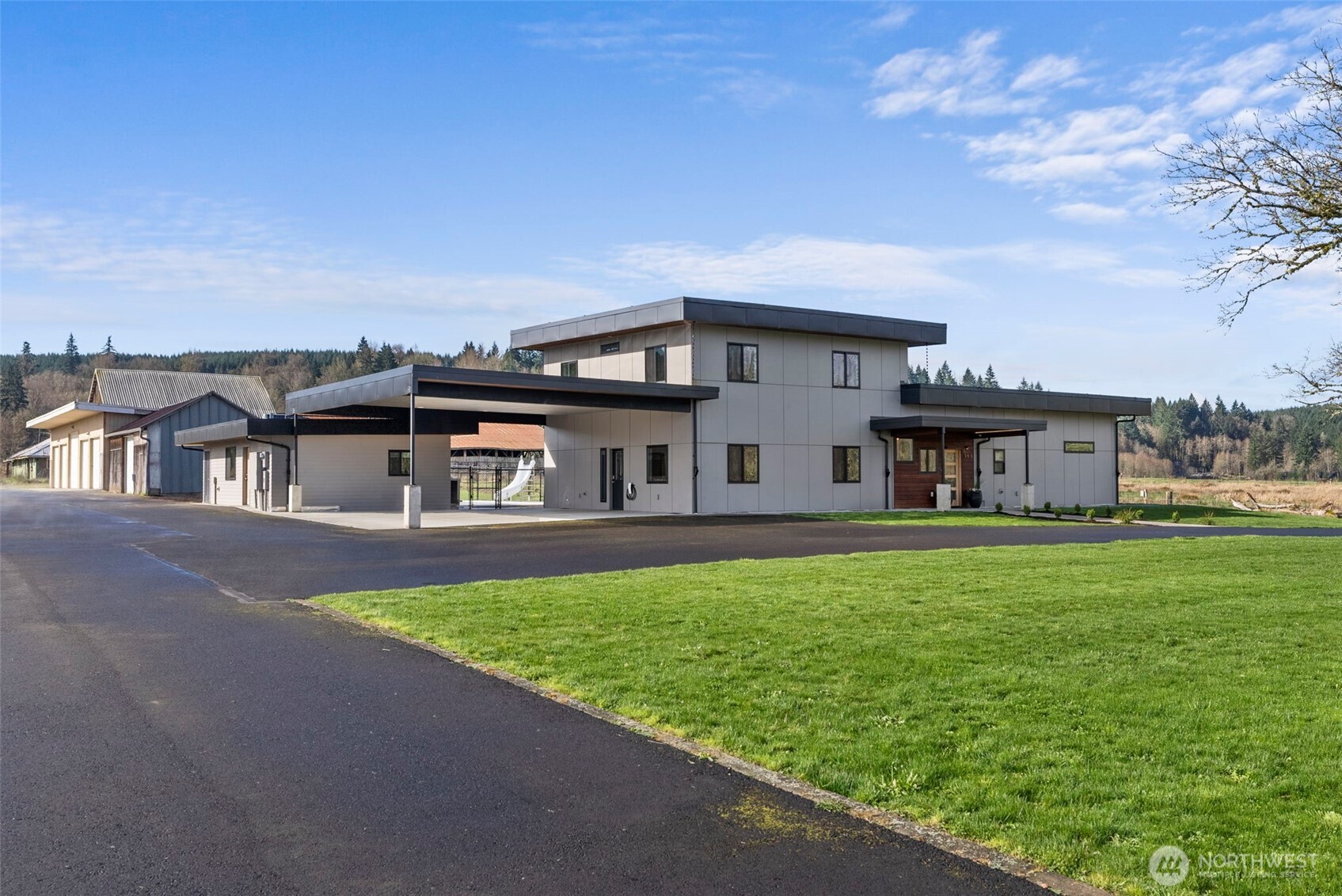 360 Smokey Valley Road , Winlock, WA 98591