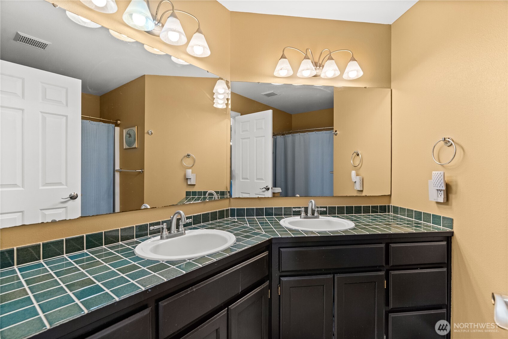 8805 182nd Street E, Puyallup, WA 98375