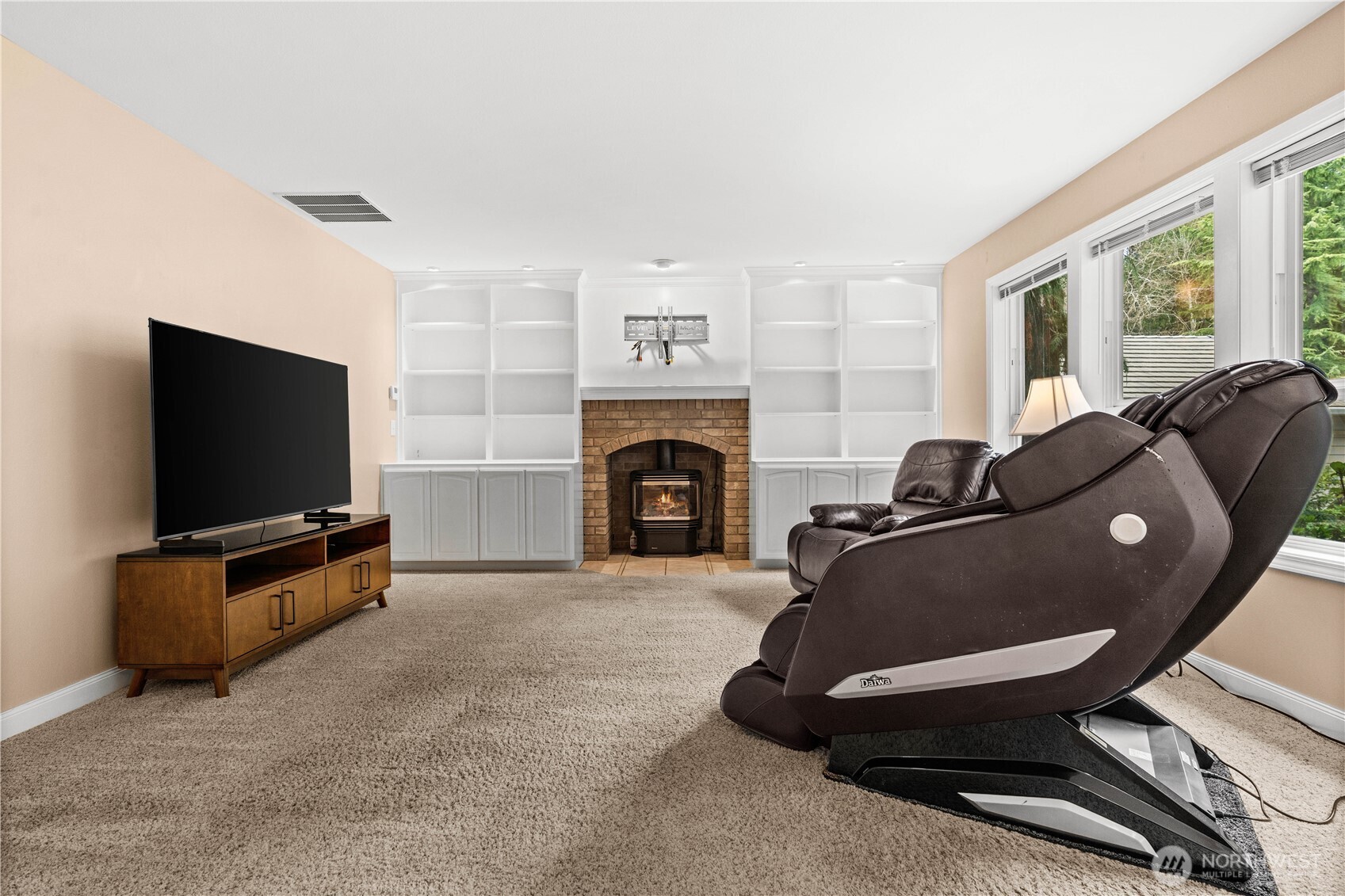 8805 182nd Street E, Puyallup, WA 98375