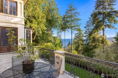 8010 Grand Avenue NE, Bainbridge Island, WA 98110 - Photo 15