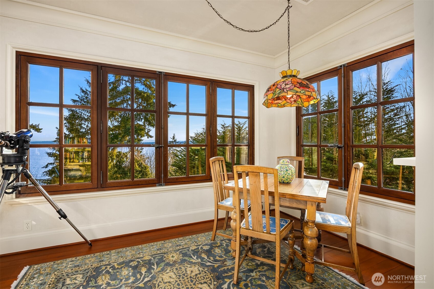 8010 Grand Avenue NE, Bainbridge Island, WA 98110