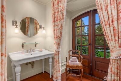 8010 Grand Avenue NE, Bainbridge Island, WA 98110 - Photo 26