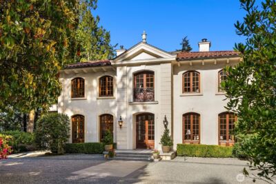 8010 Grand Avenue NE, Bainbridge Island, WA 98110