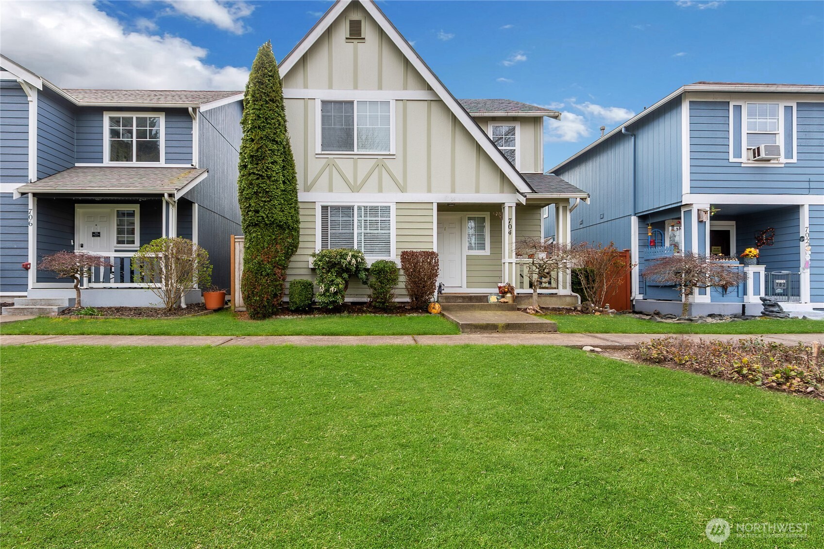 704 29th Avenue SE, Puyallup, WA 98374