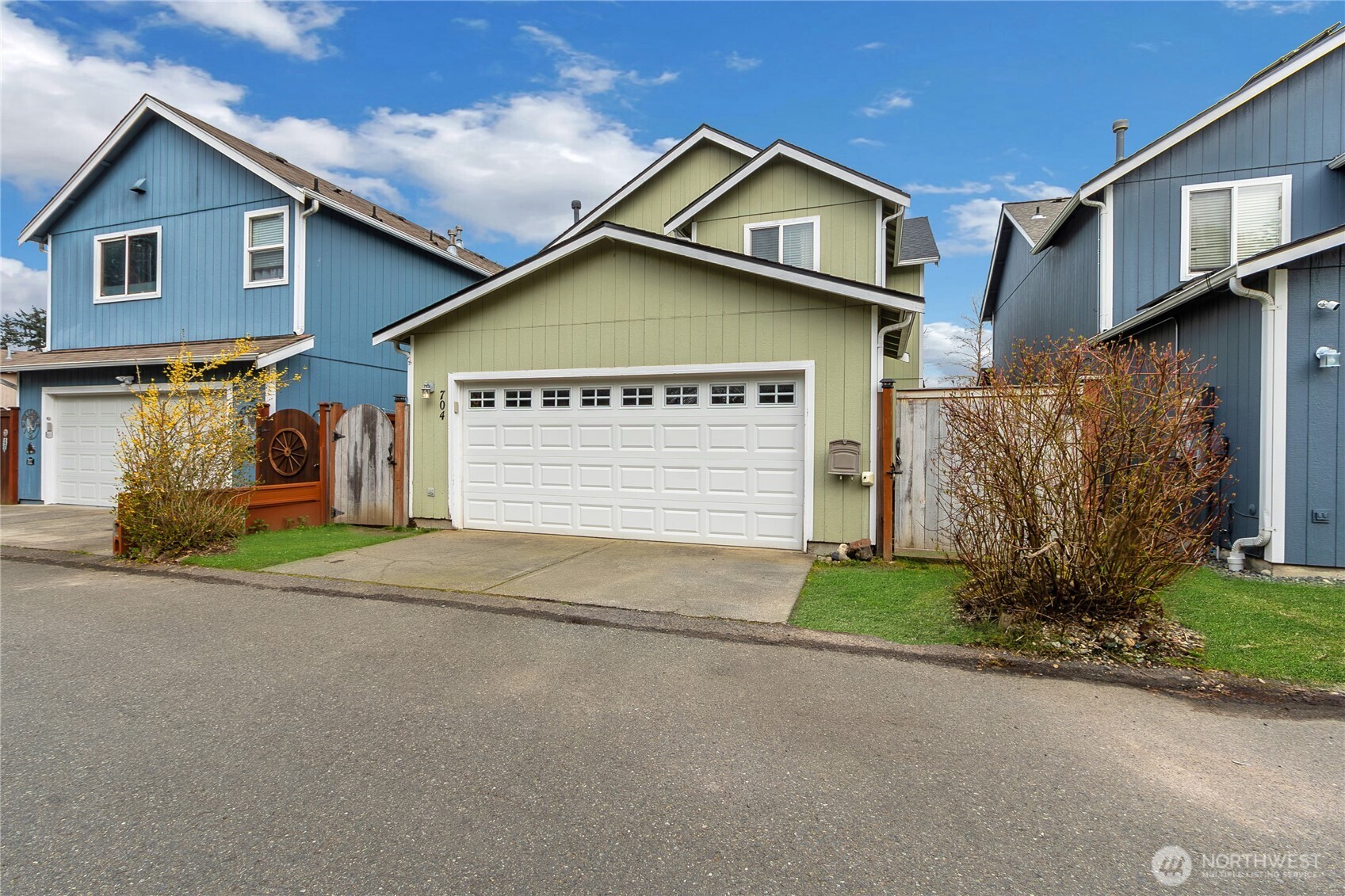 704 29th Avenue SE, Puyallup, WA 98374