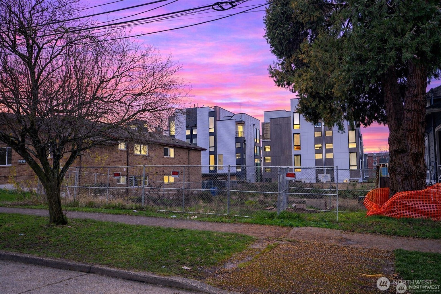 927 NW 57th Street , Seattle, WA 98107