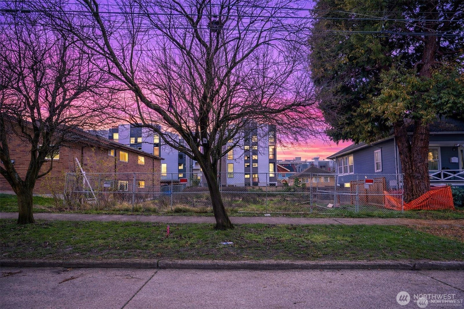 927 NW 57th Street , Seattle, WA 98107