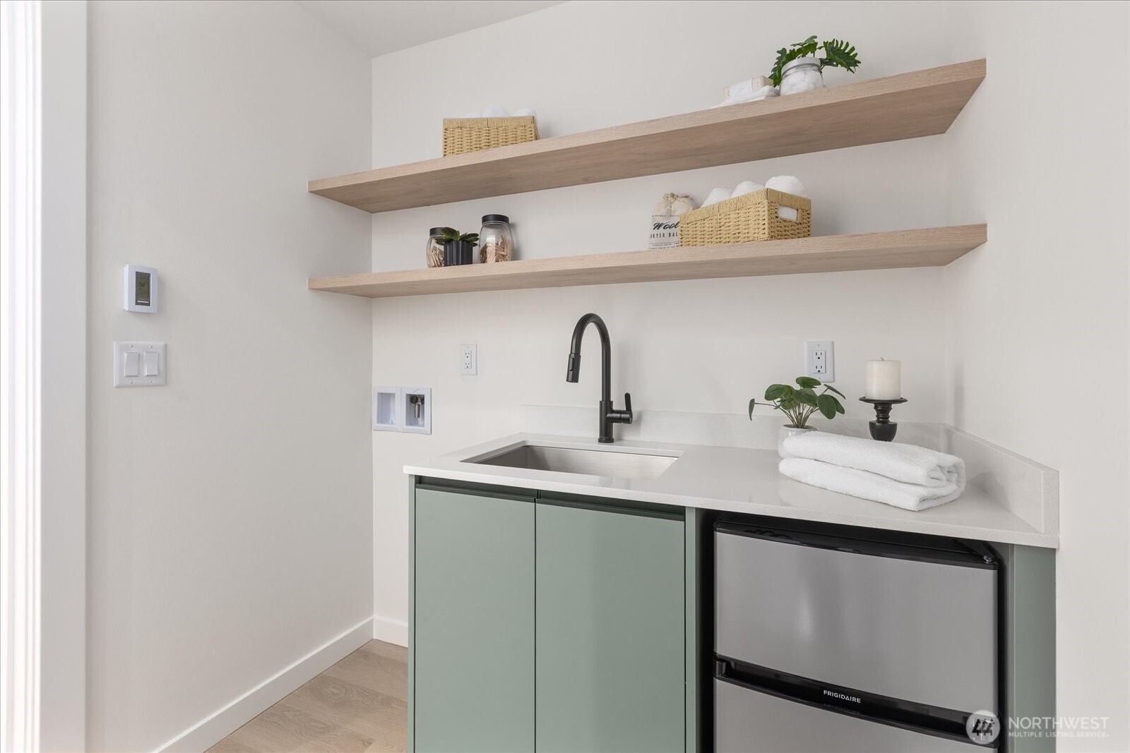 3120 Queen Anne Avenue N, Seattle, WA 98109