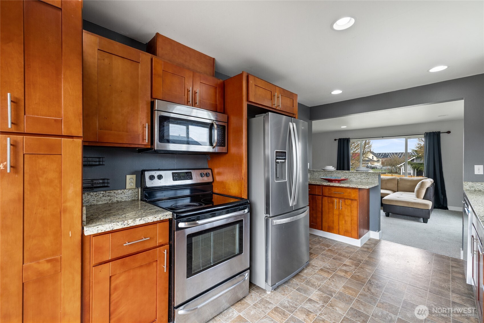 1646 E Wright Avenue , Tacoma, WA 98404