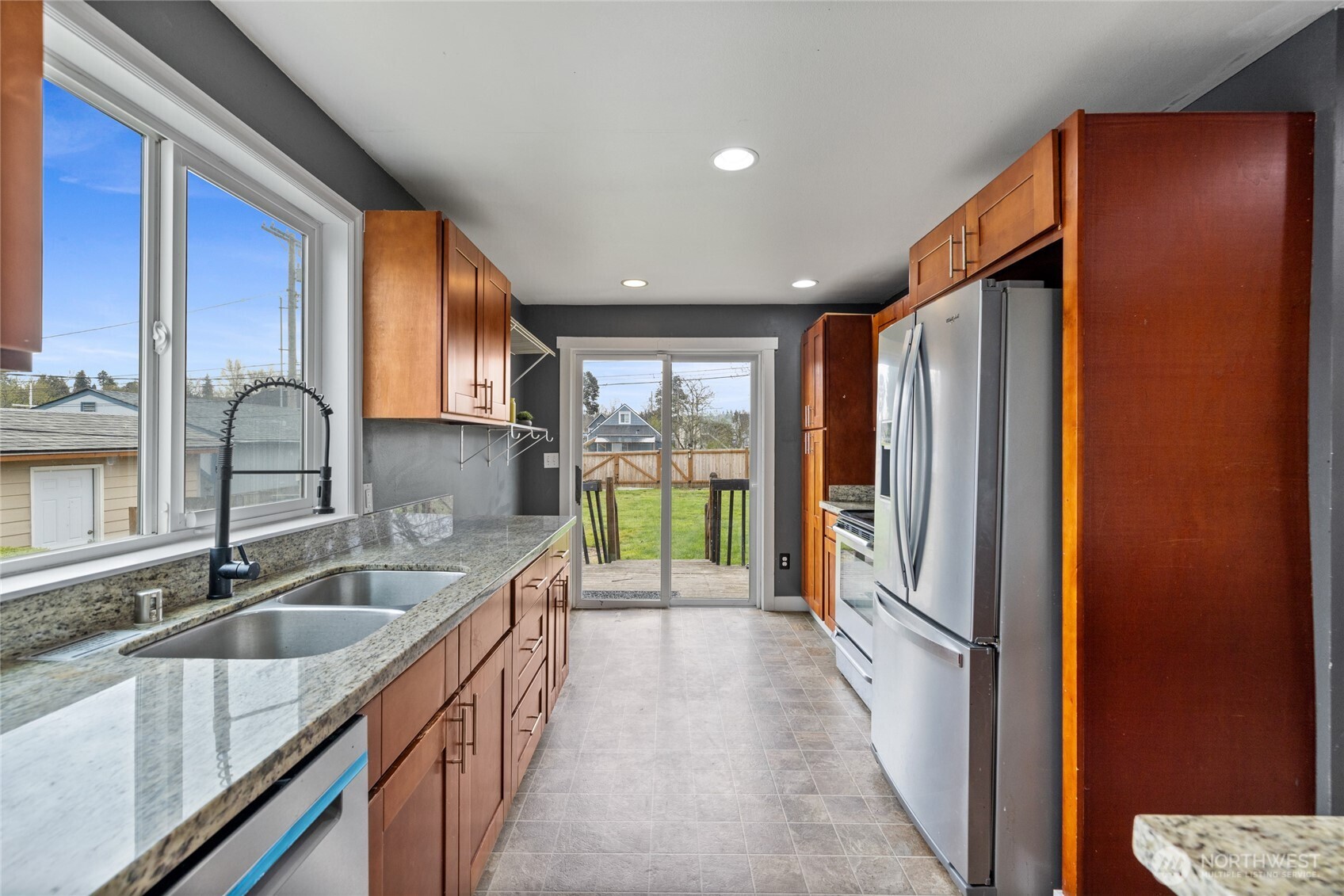 1646 E Wright Avenue , Tacoma, WA 98404