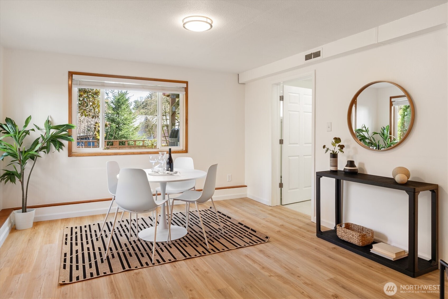 9432 13th Avenue SW, Seattle, WA 98106