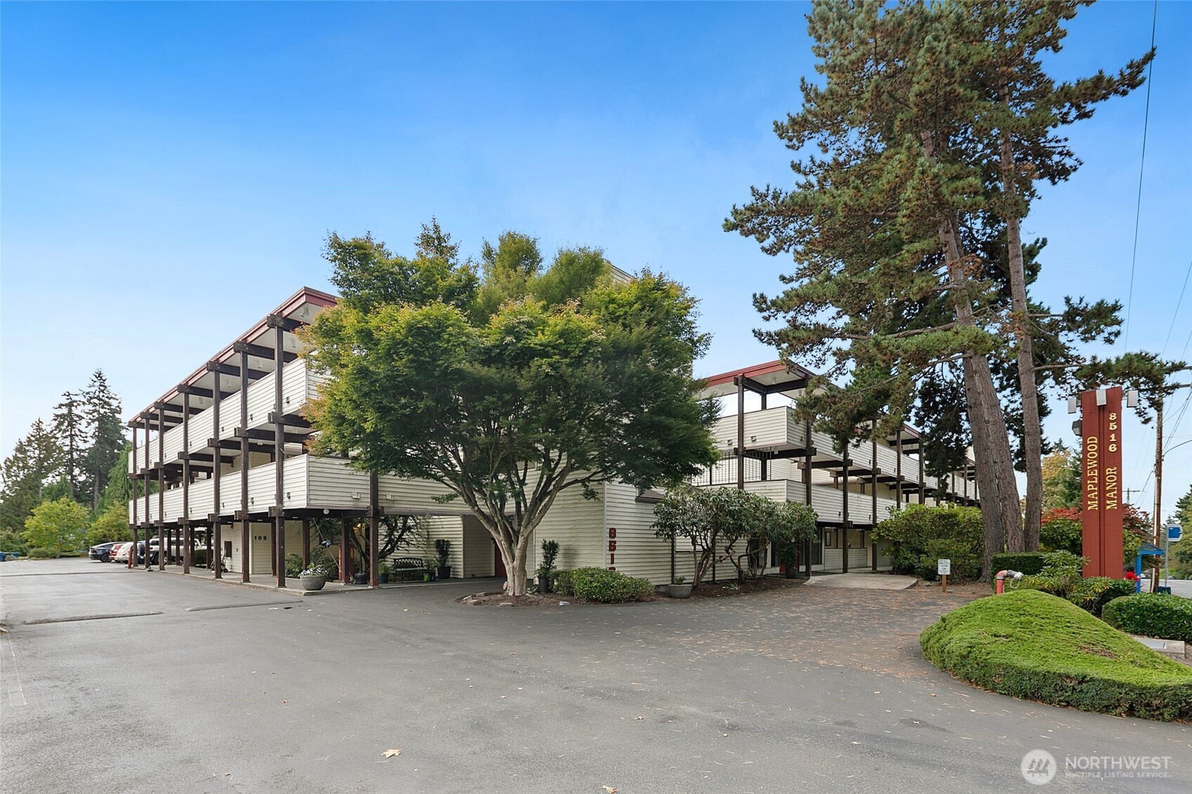 8516 196th Street SW #302, Edmonds, WA 98026