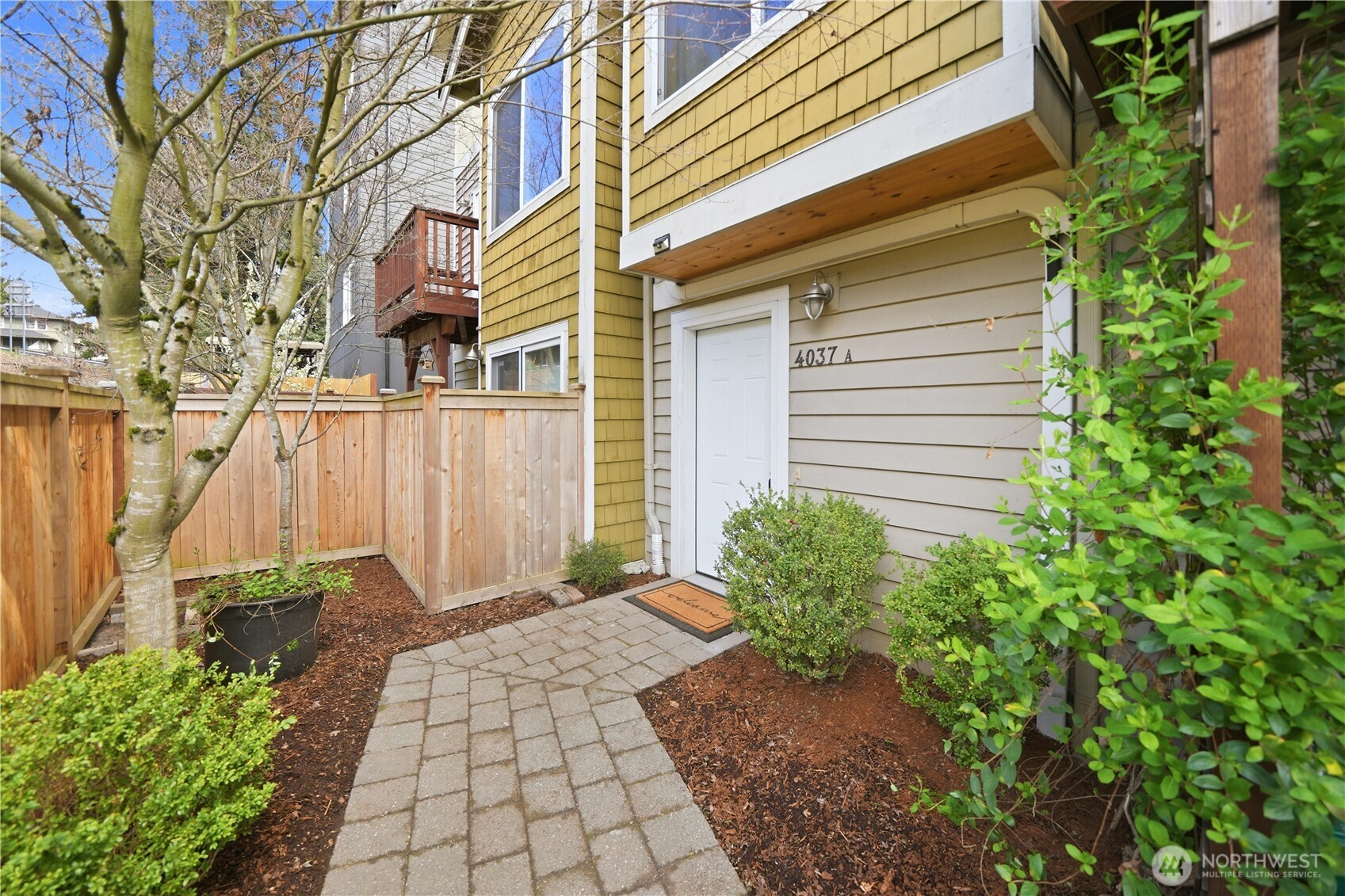 4037 7th Avenue NE #A, Seattle, WA 98105