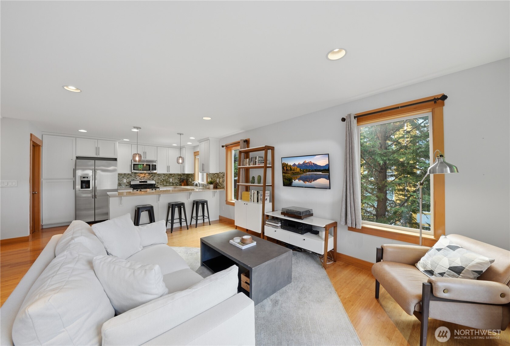 4037 7th Avenue NE #A, Seattle, WA 98105