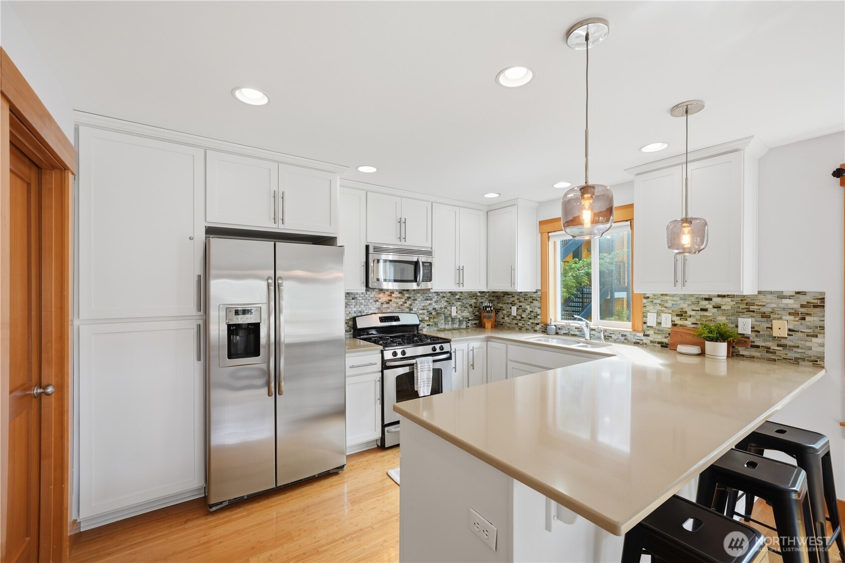 4037 7th Avenue NE #A, Seattle, WA 98105