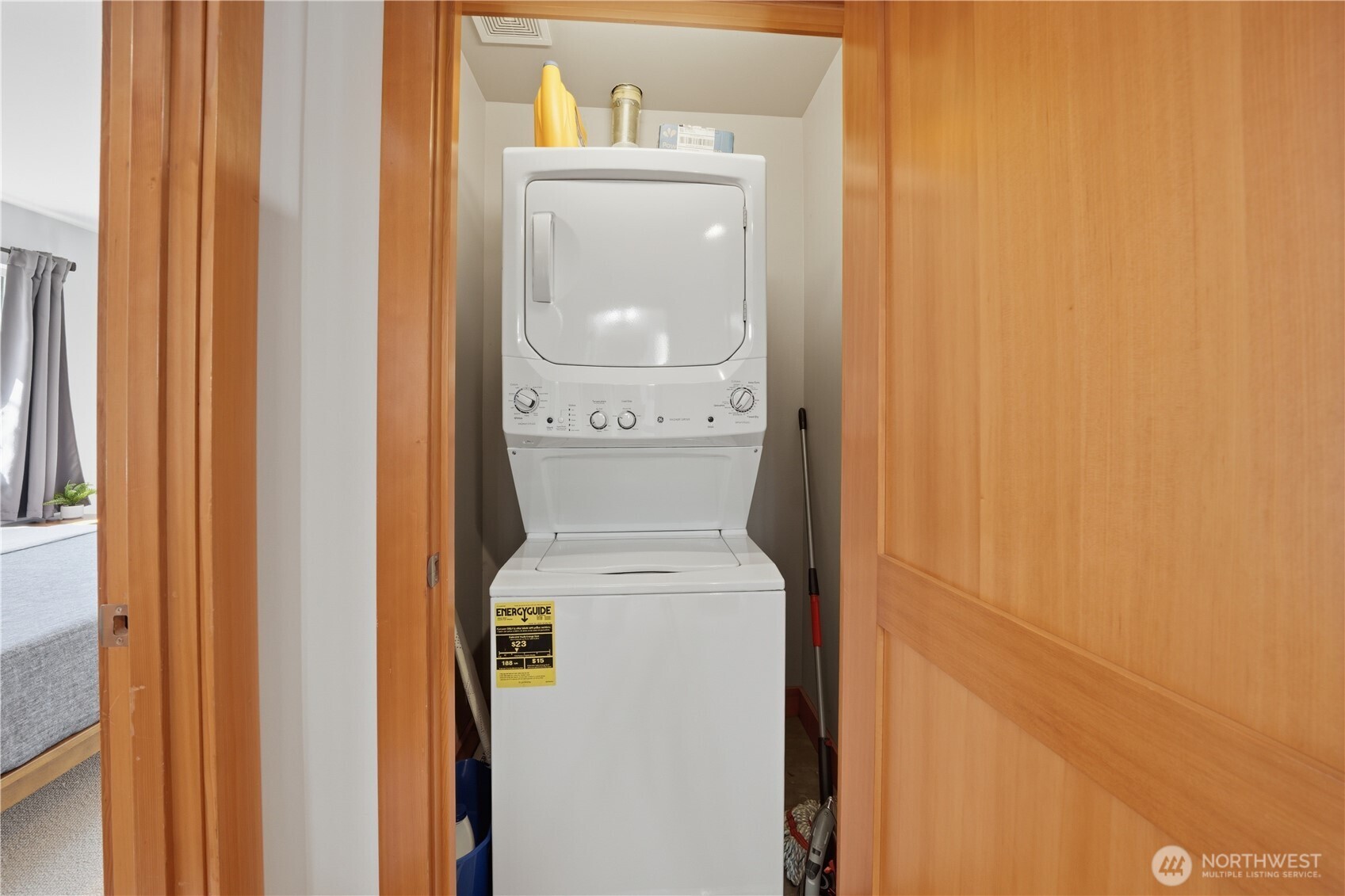 4037 7th Avenue NE #A, Seattle, WA 98105