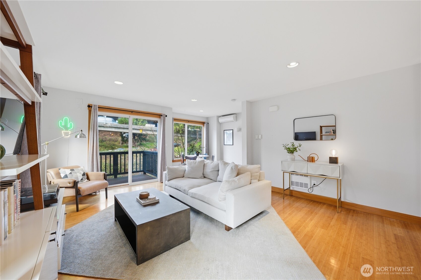 4037 7th Avenue NE #A, Seattle, WA 98105