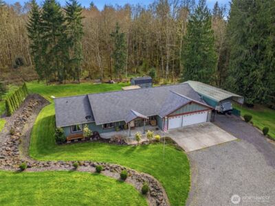260 Trinity Drive , Castle Rock, WA 98611