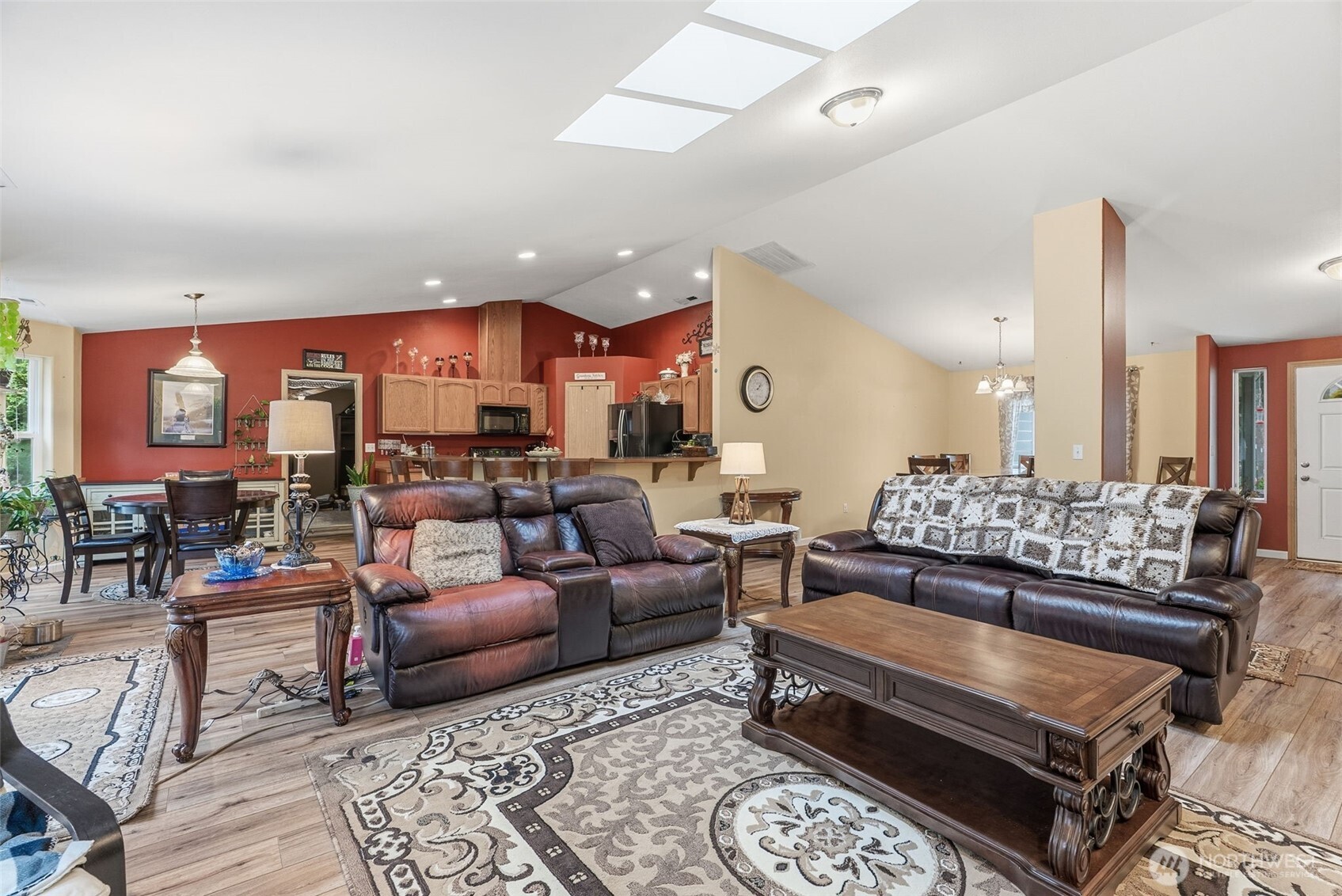260 Trinity Drive , Castle Rock, WA 98611