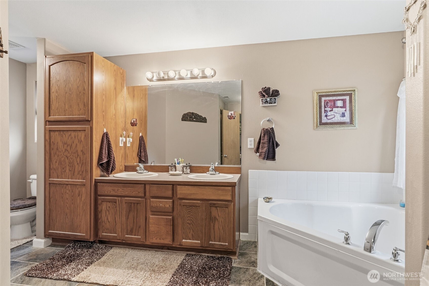 260 Trinity Drive , Castle Rock, WA 98611
